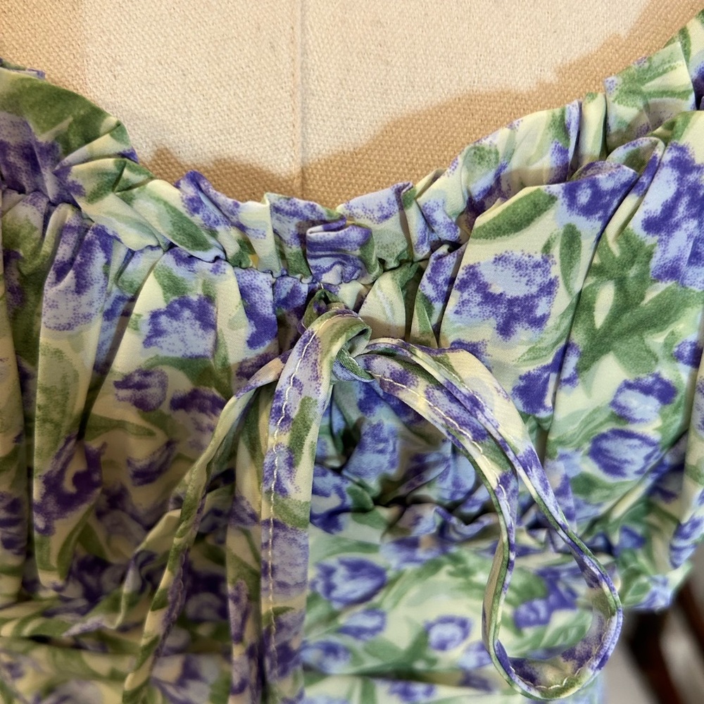 Floral Ruched Dress - Picture 4 of 6